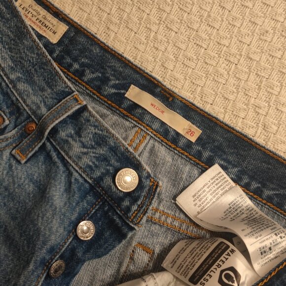 Levi’s PREMIUM womens 26 Wedgie Straight Button Fly BIG E - Picture 5 of 9